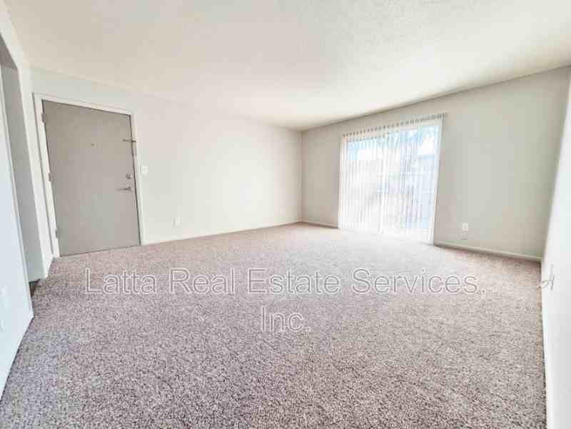 12412 E 40th St S #C - Photo 4 of 11