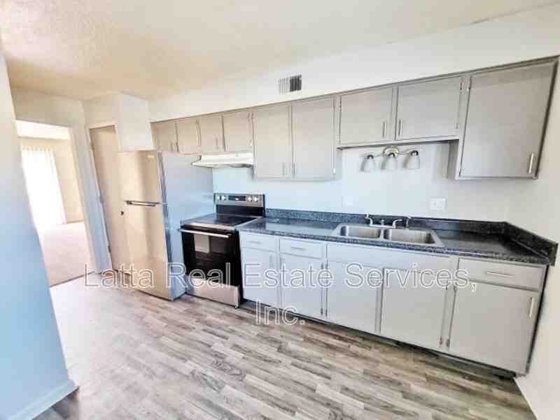 12412 E 40th St S #C - Photo 6 of 11