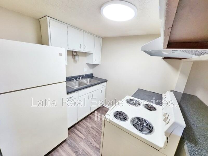 12409 E 40th St S #B - Photo 7 of 9