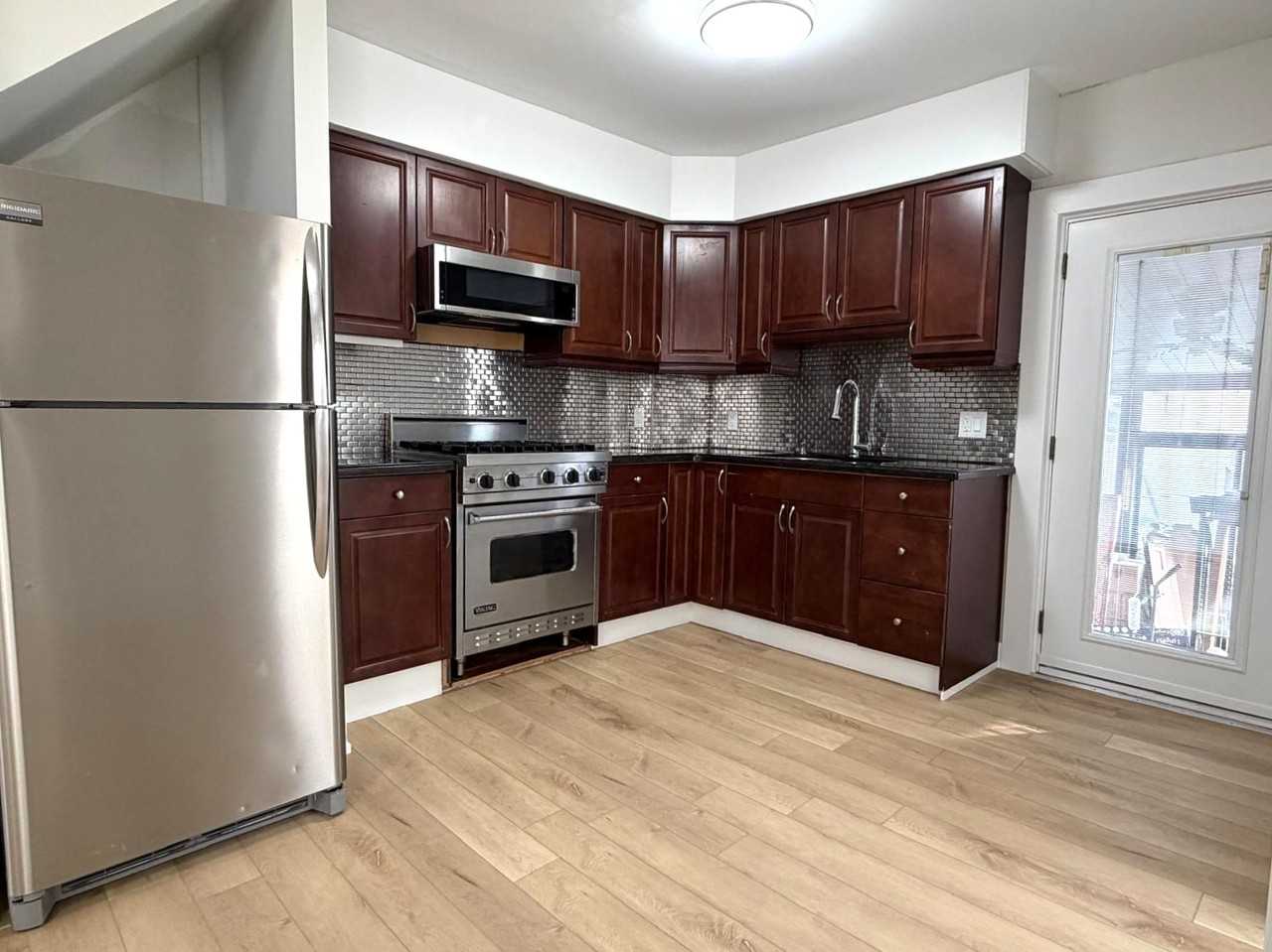 17 Belgravia Avenue - Photo 5 of 17