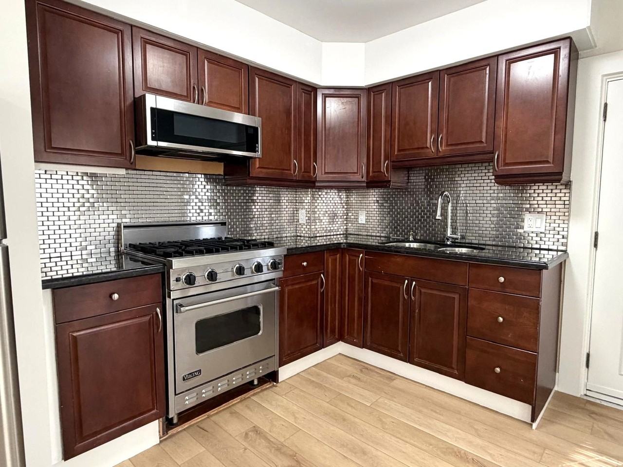 17 Belgravia Avenue - Photo 6 of 17