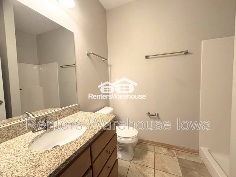 2000 Meadow Ct #504 - Photo 5 of 16