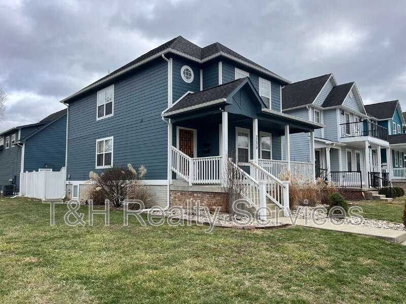 2059 Ruckle St - Photo 3 of 25