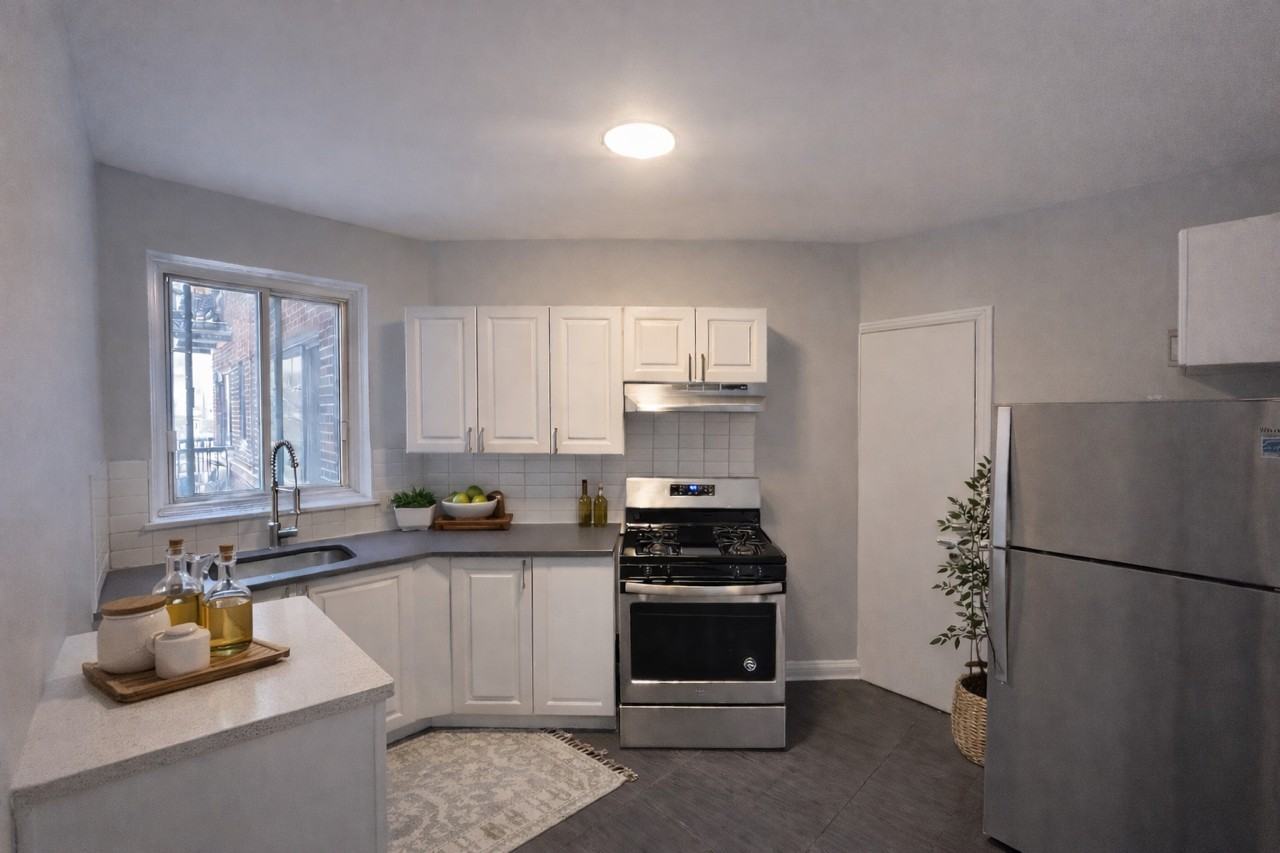 6325 Av Somerled - Photo 2 of 18