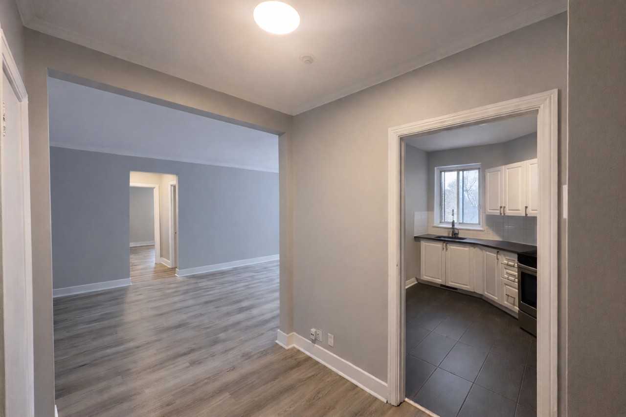 6325 Av Somerled - Photo 5 of 18