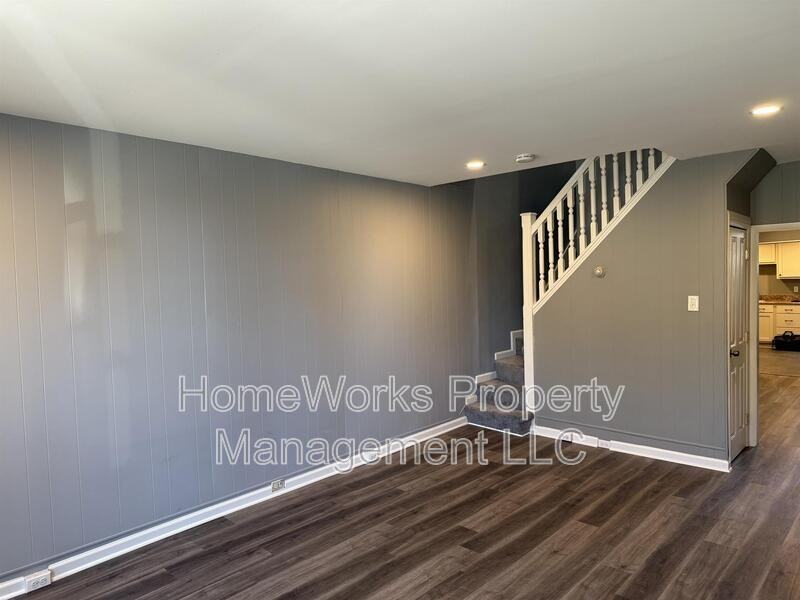 1139 Hull St - Photo 5 of 33