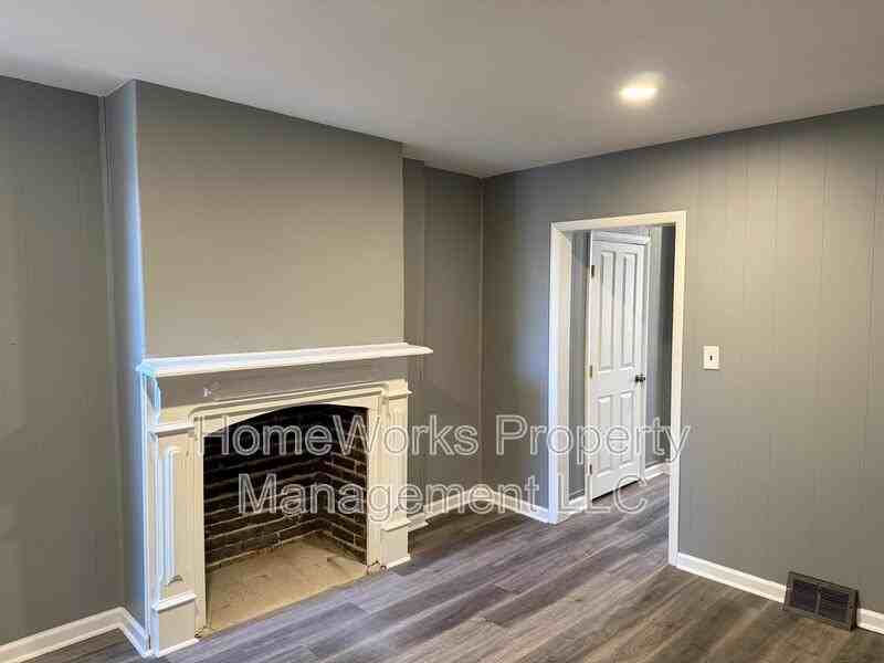 1139 Hull St - Photo 6 of 33
