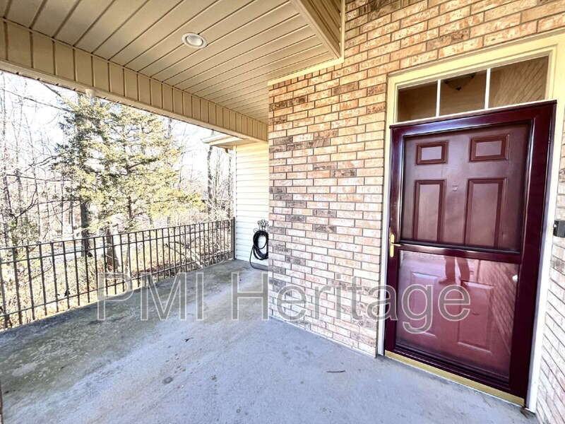 28 Highland Pkwy - Photo 3 of 23