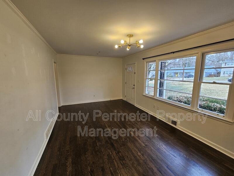 1471 Thomas Rd - Photo 3 of 15