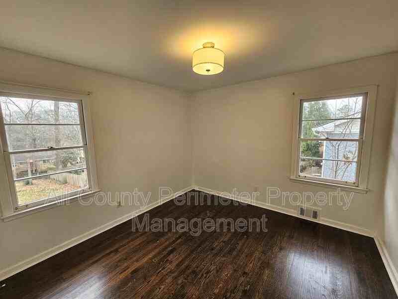 1471 Thomas Rd - Photo 7 of 15