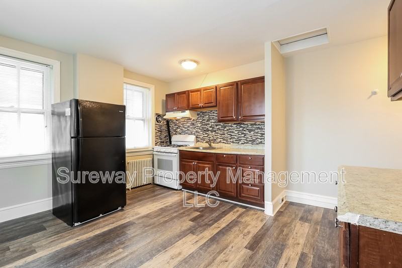 212 E Broad St #2 - Photo 6 of 14