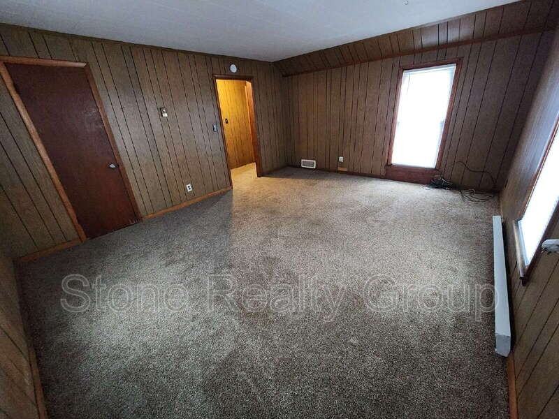 1335 Grand Ave #A - Photo 5 of 6