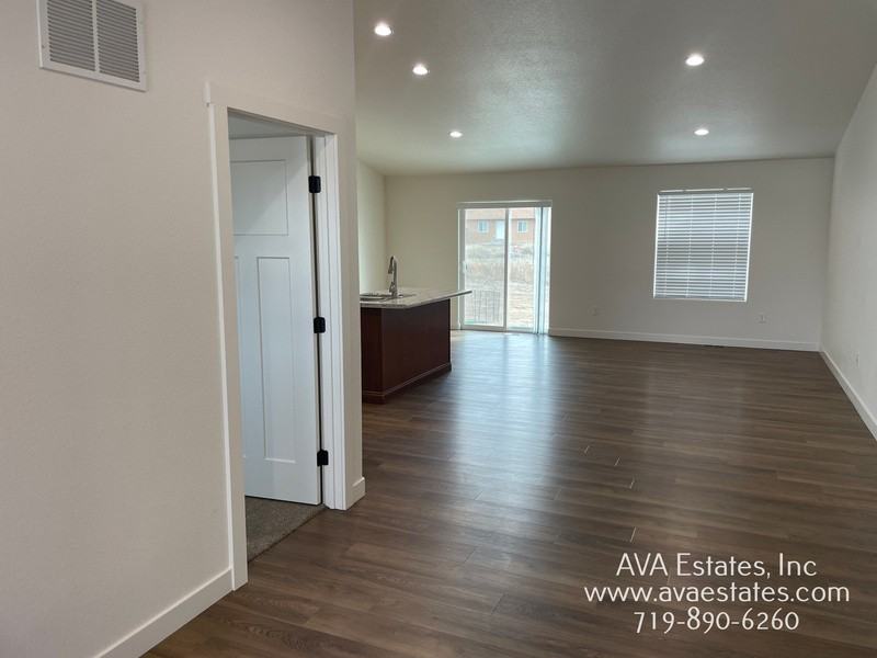 970 S Coral Pl - Photo 3 of 28