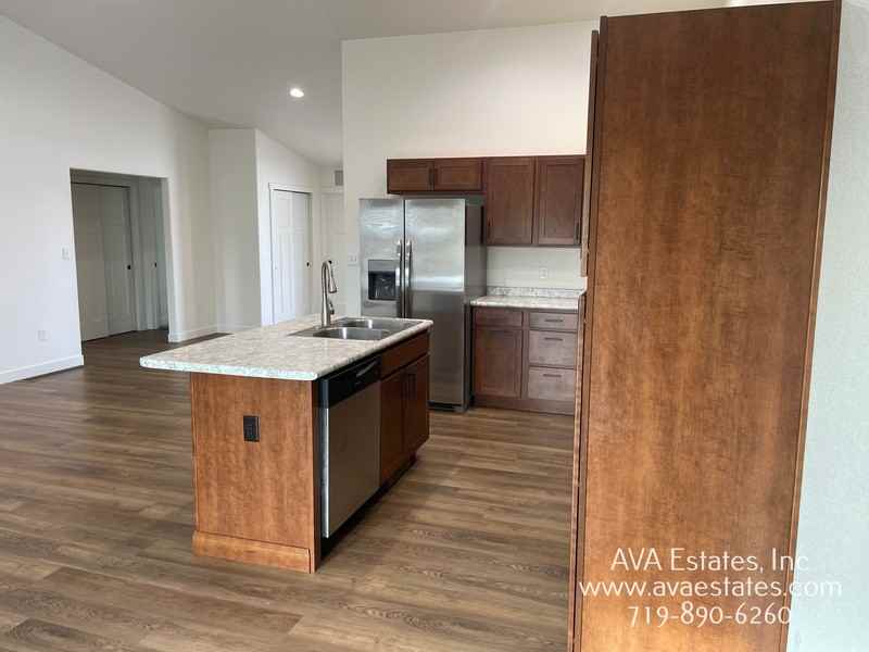 970 S Coral Pl - Photo 7 of 28