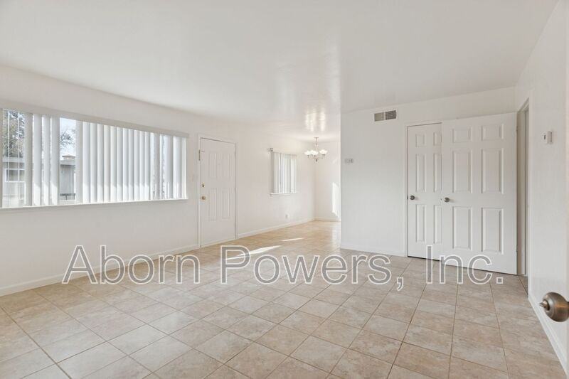 4445 Riverside Blvd - Photo 3 of 16