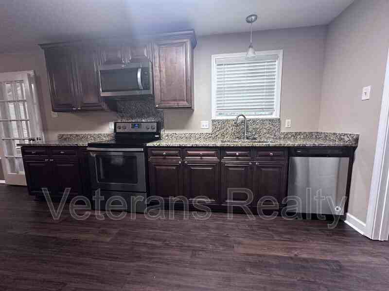 784 Holly Hills Dr - Photo 5 of 18