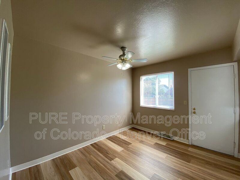 10750 Owens St - Photo 7 of 28