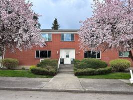 featured image of 1201 E Lakeside Ave