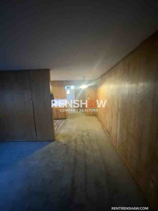 110 E 7th St #3 - Photo 3 of 12