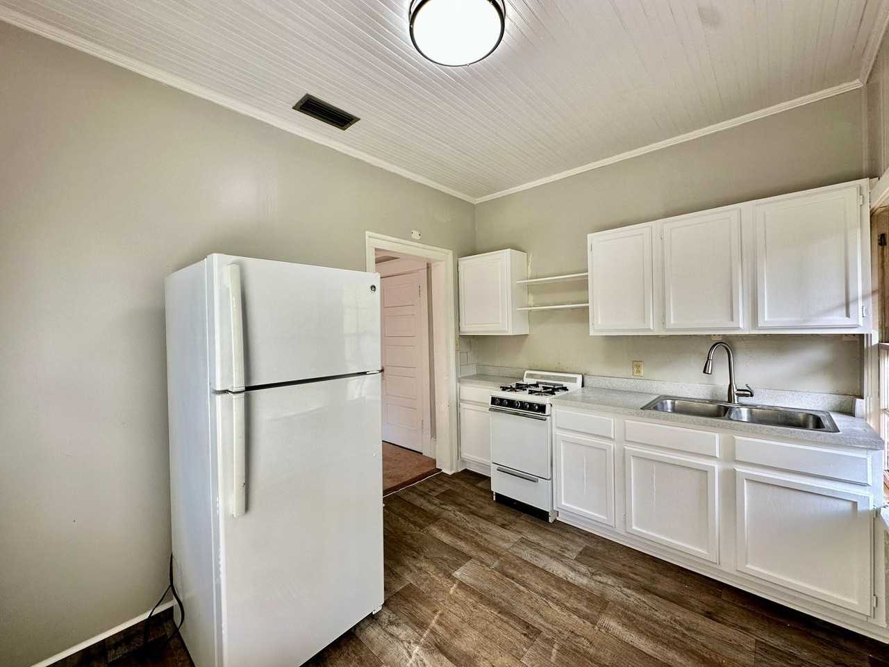 Bosshardt, Bosshardt, Bosshardt - Photo 4 of 29