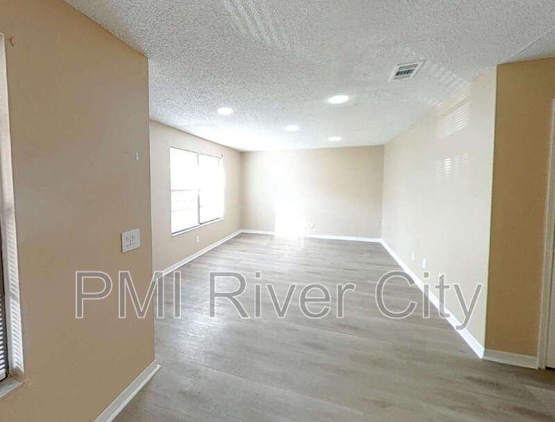 467 Lombard St #2C - Photo 3 of 15