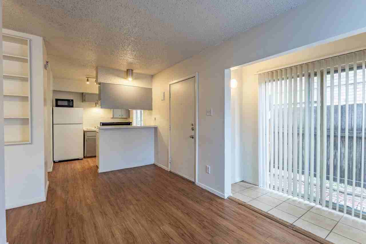 1011 W 23rd St #101 - Photo 6 of 12