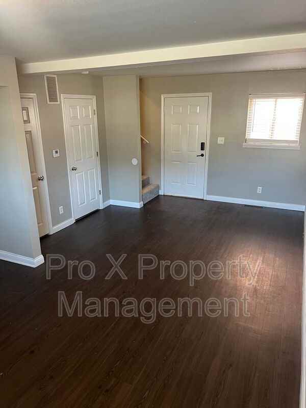 2929 E University St #11 - Photo 3 of 10