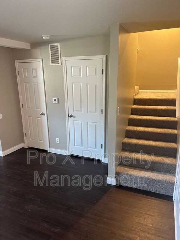 2929 E University St #11 - Photo 4 of 10