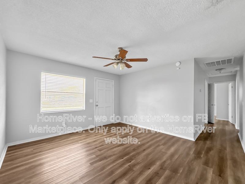 930 N 10th St - Photo 3 of 24