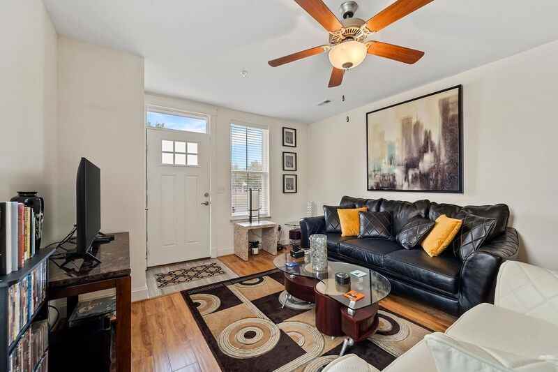 4307 Fountain Square Plz - Photo 6 of 23