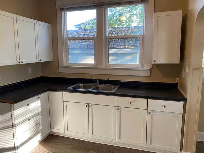 2867 Indianapolis Ave - Photo 4 of 11