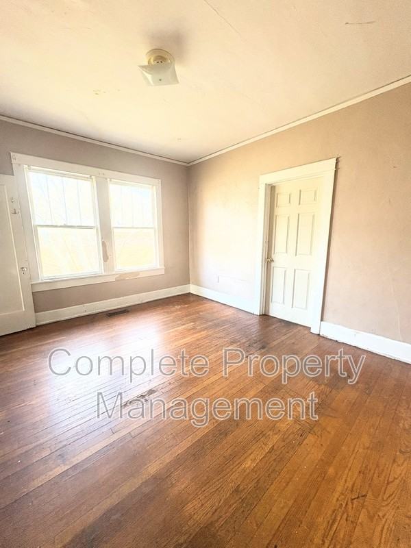 1313 4th Ter W - Photo 6 of 12