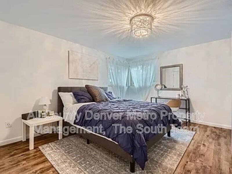 645 S Glencoe St - Photo 6 of 12