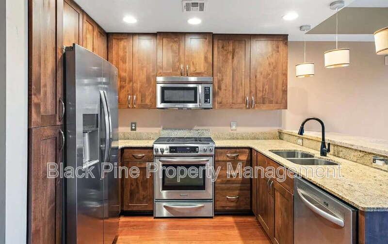 323 W Jefferson St #205 - Photo 5 of 28