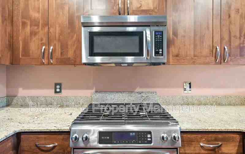 323 W Jefferson St #205 - Photo 6 of 28