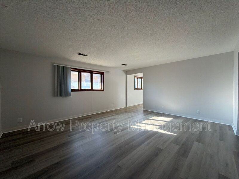 424 N 4th St #5 - Photo 4 of 13