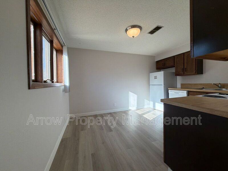 424 N 4th St #5 - Photo 6 of 13