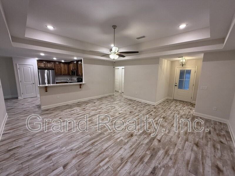 4999 Creekside Ln - Photo 6 of 26