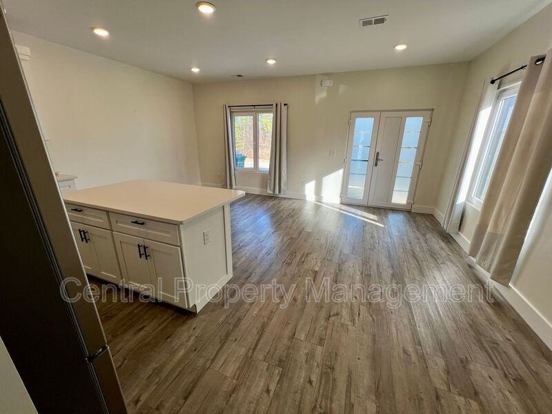 32 Beverly Hills Dr - Photo 6 of 21