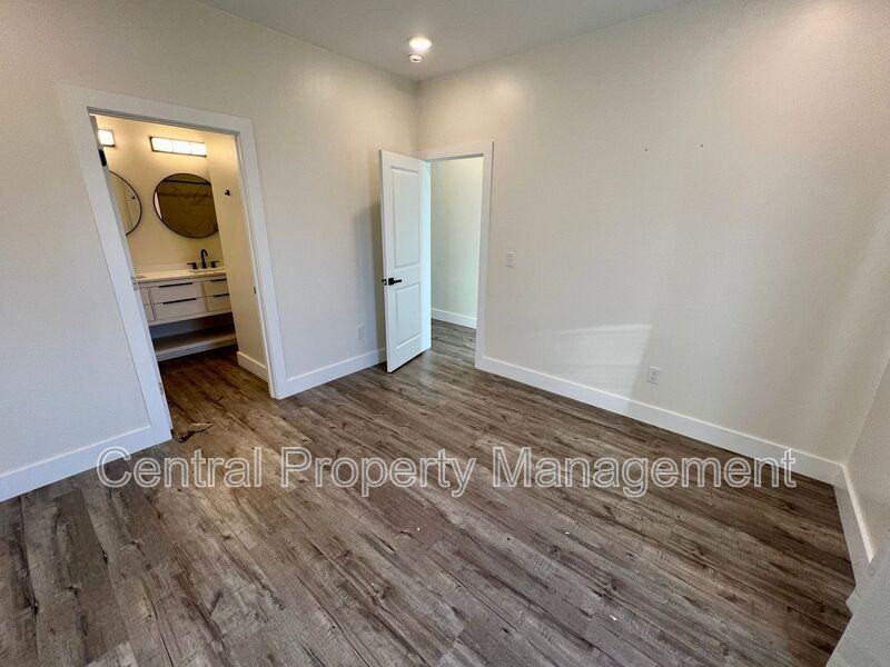 32 Beverly Hills Dr - Photo 7 of 21