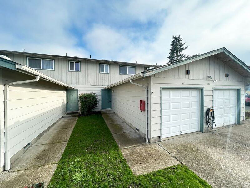 267 S 40th St - Photo 2 of 15