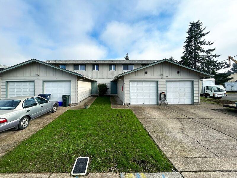 267 S 40th St - Photo 3 of 15