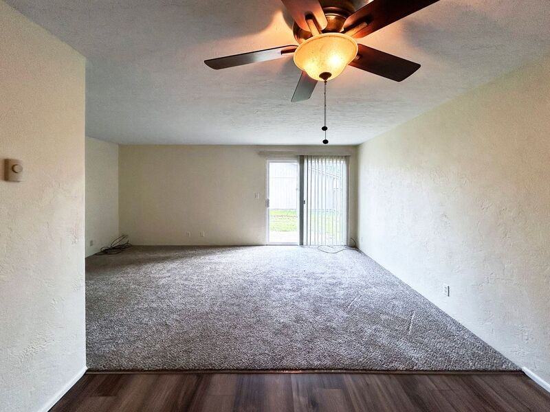 267 S 40th St - Photo 5 of 15