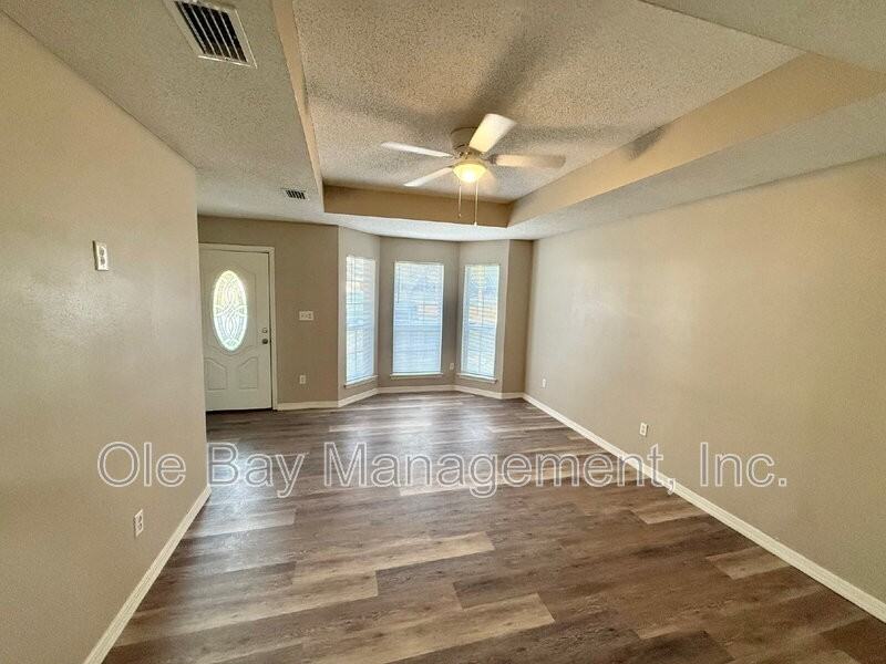 3424 Fairfield Rd - Photo 2 of 7