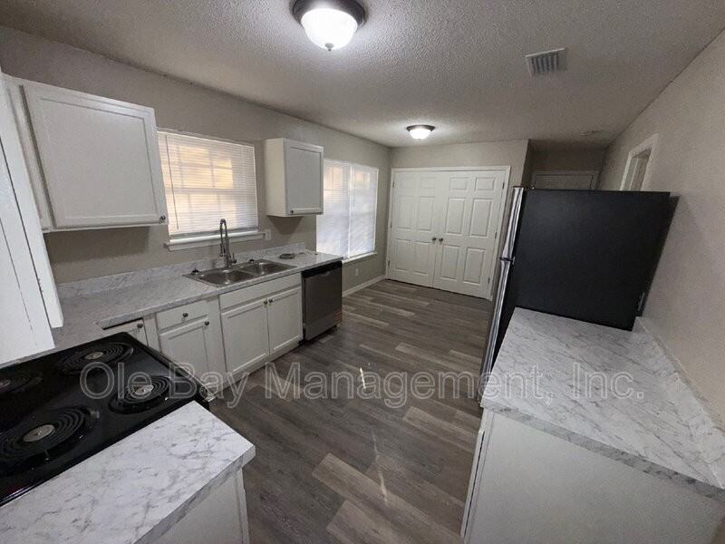 3424 Fairfield Rd - Photo 3 of 7