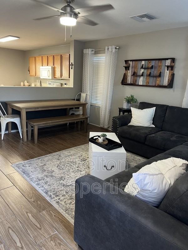 15439 W Cortez St - Photo 2 of 18