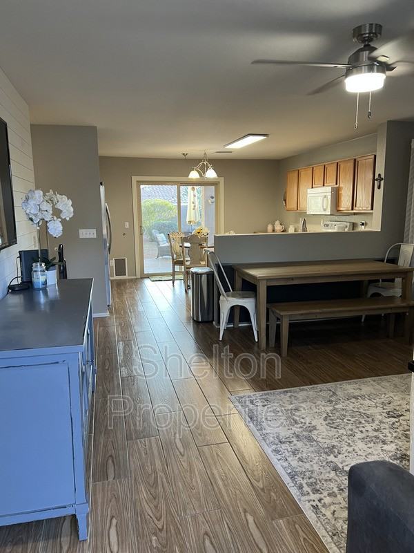 15439 W Cortez St - Photo 3 of 18