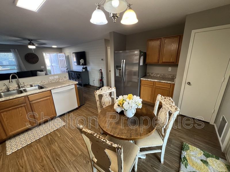 15439 W Cortez St - Photo 5 of 18