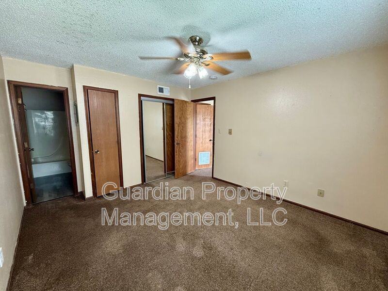 1010 N Walnut St #10 - Photo 6 of 11