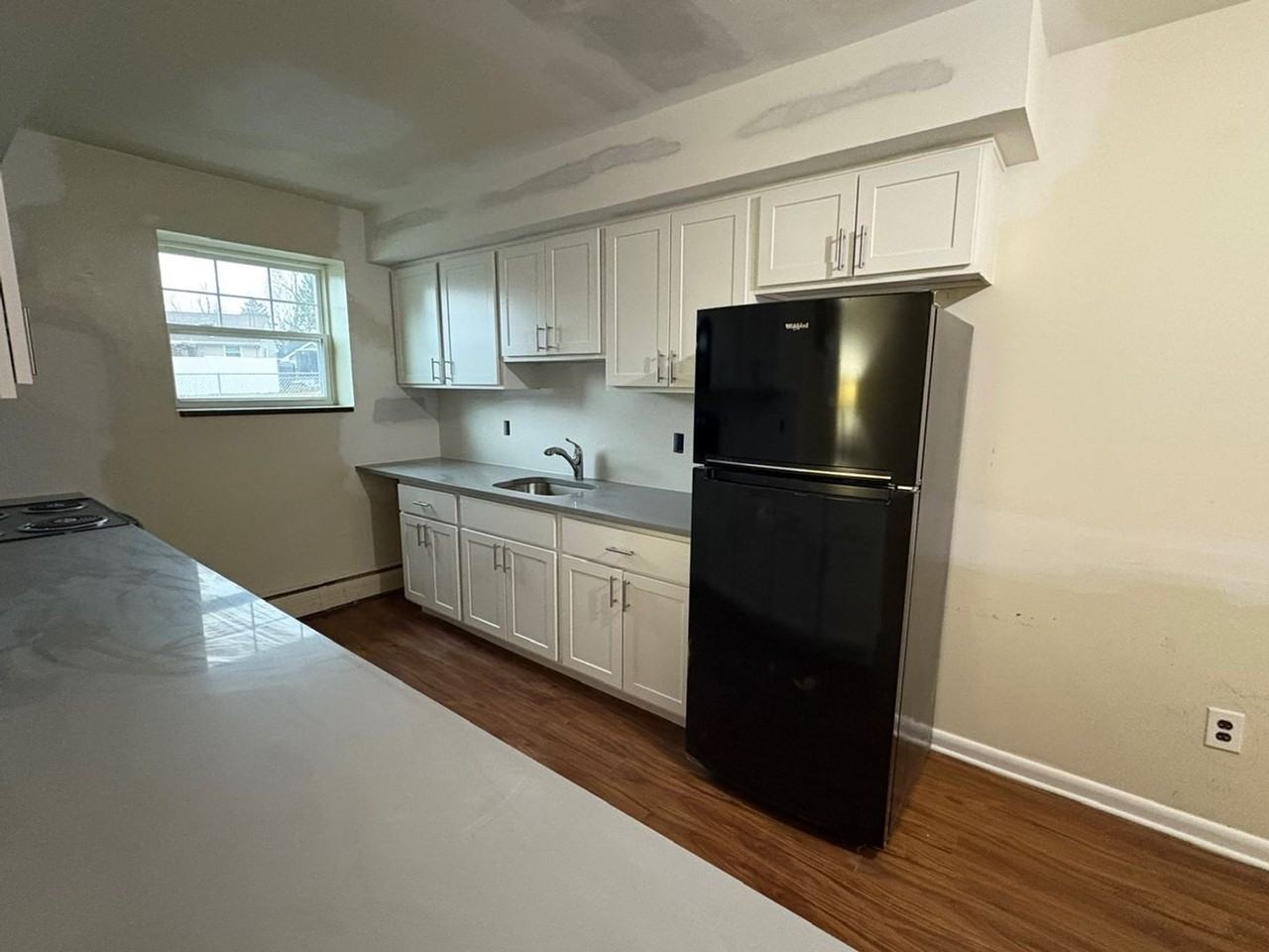 Mohawk Manor - Photo 4 of 23